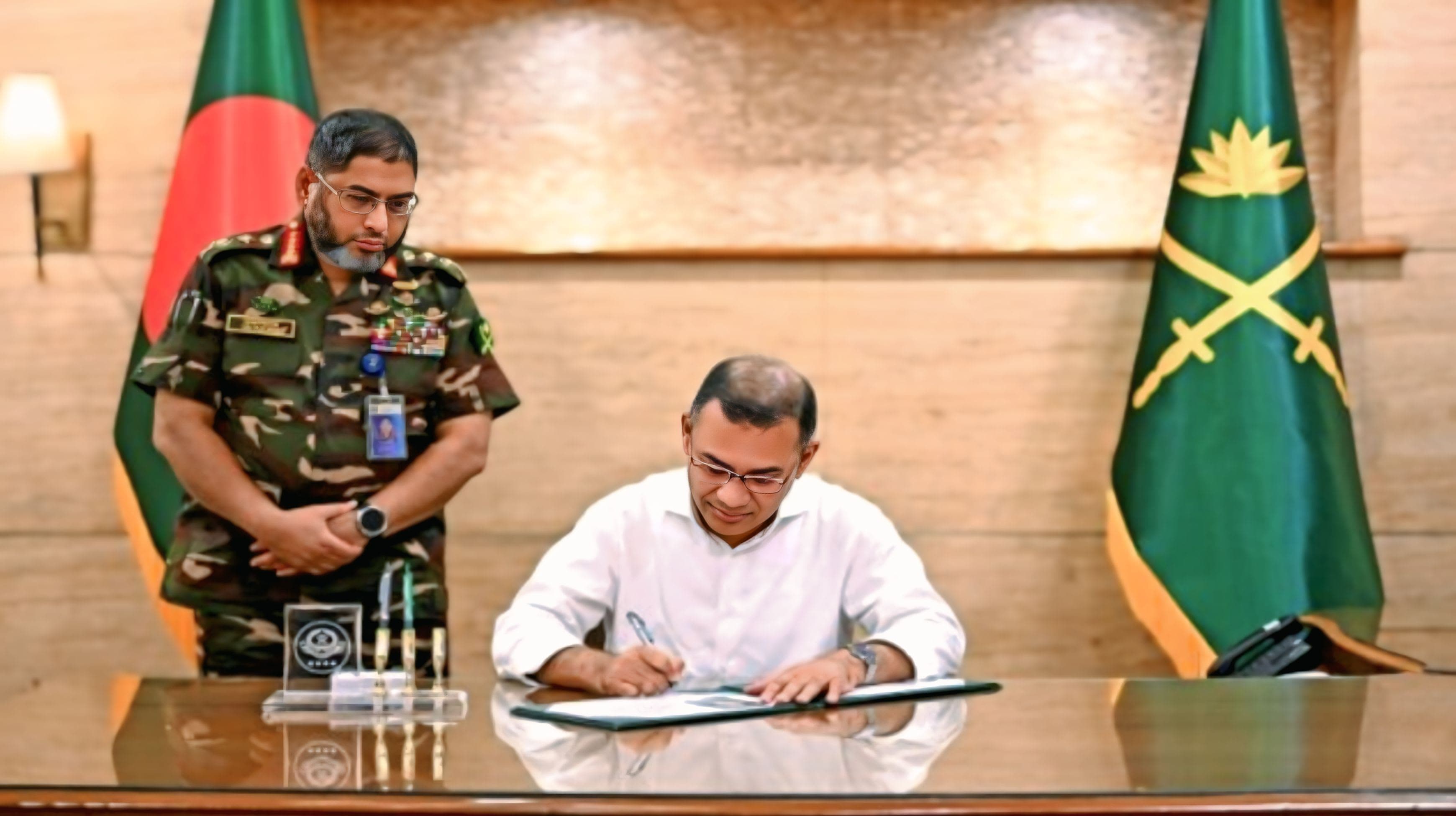 রাজনৈতিক বিবেচনা নয়, সেনাবাহিনীতে পদোন্নতিতে মেধার গুরুত্ব দেওয়ার নির্দেশ প্রধানমন্ত্রীর
